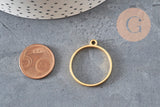 Pendentif rond doré en acier inoxydable 304 sans fond, 27.5mm, à côté d'une pièce de 5 centimes.