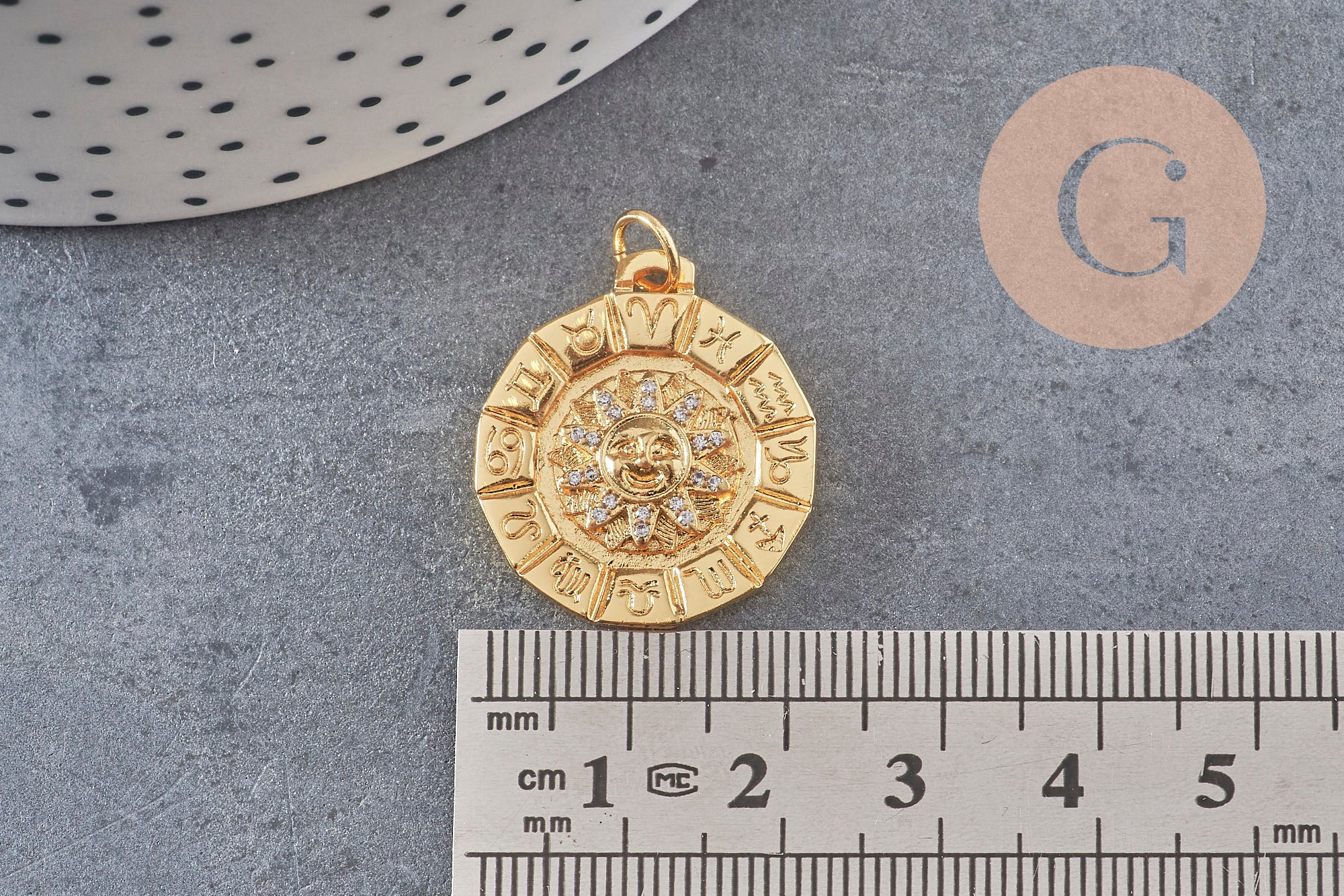 Pendentif soleil zodiaque doré 18K et zircons 21mm, x1 (G4063)