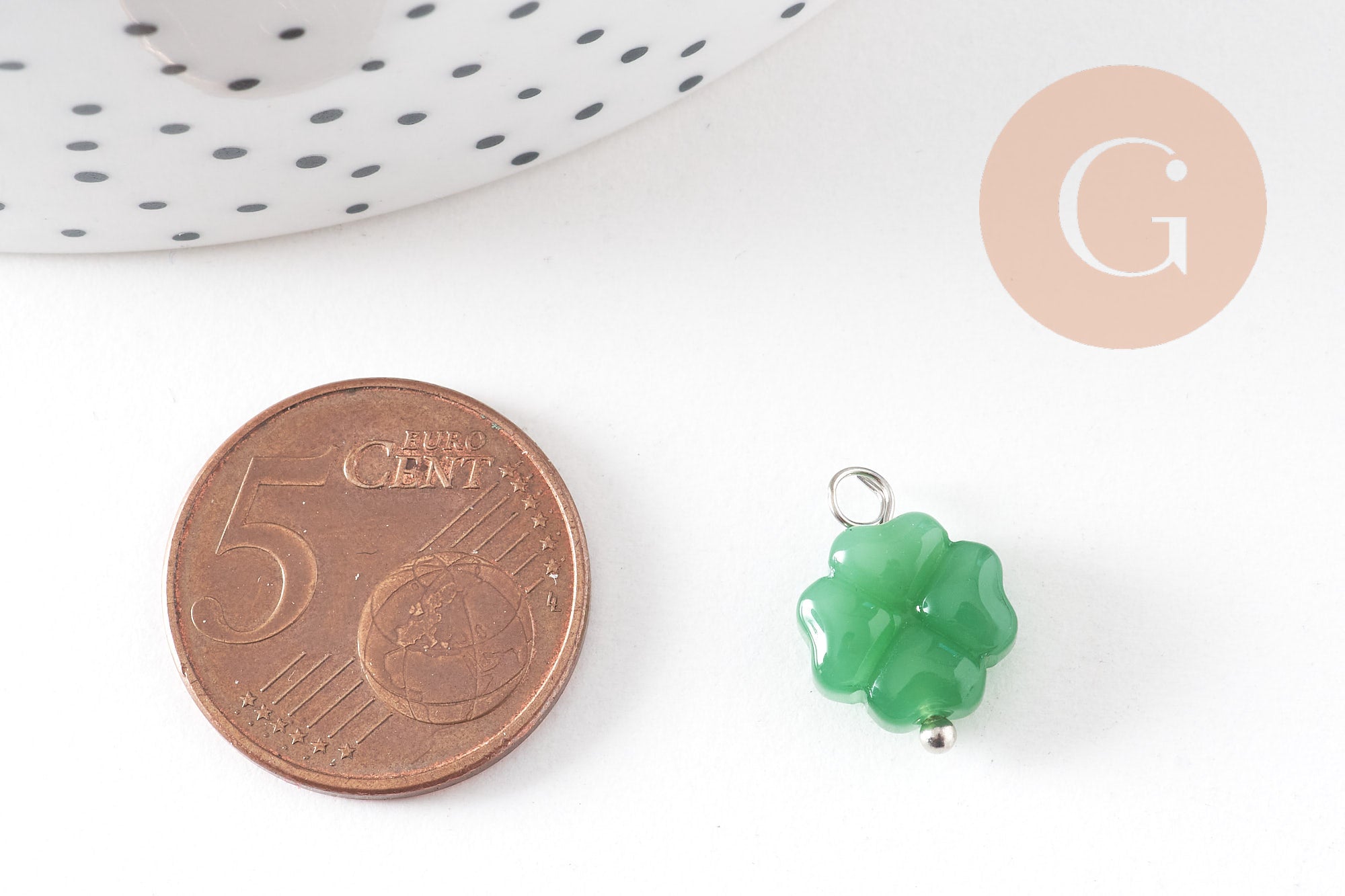 Pendentif trèfle 4 feuilles verre vert laiton 14.5mm, x1 (G10824)