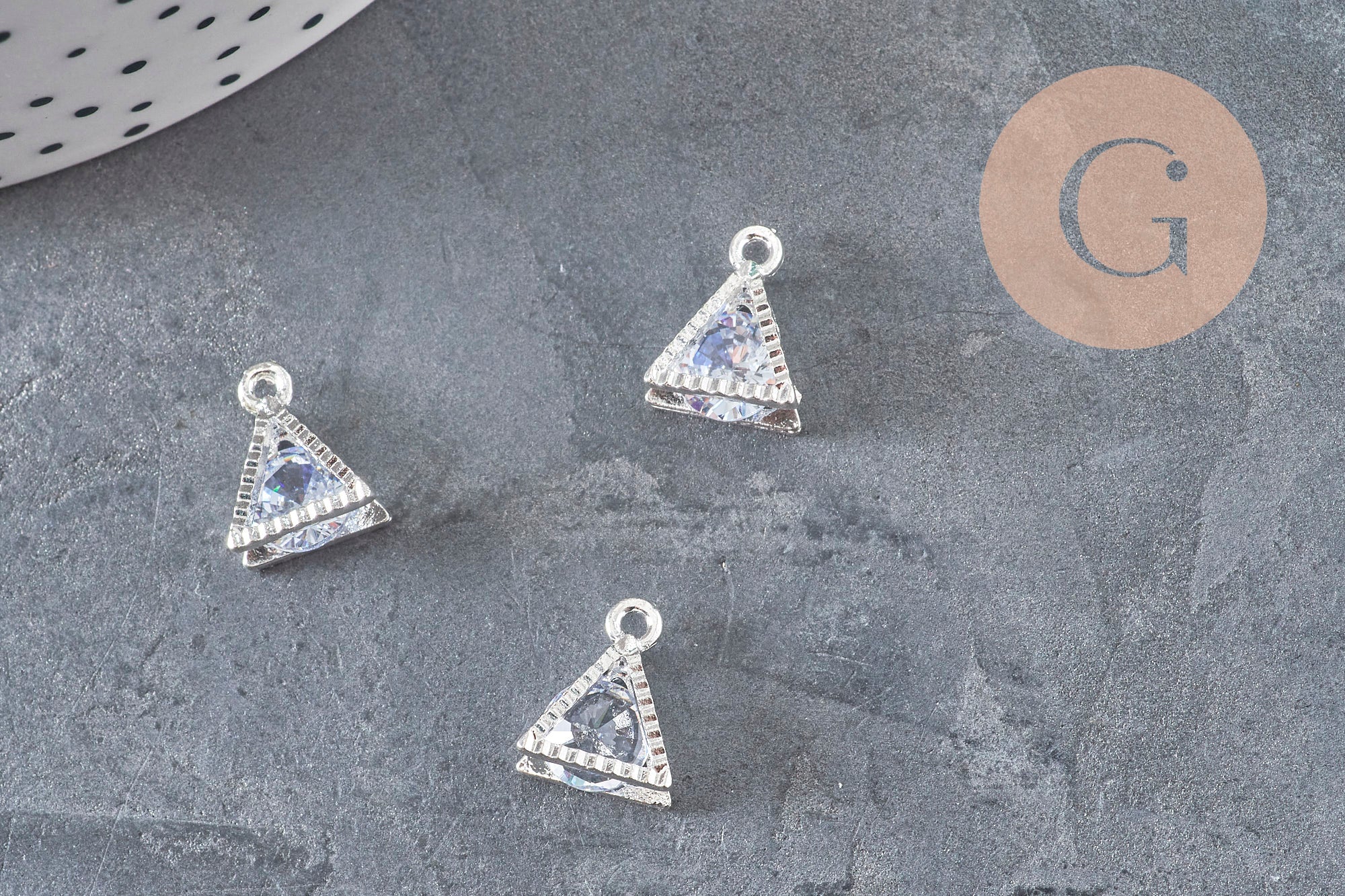 Silver zamac zircon crystal triangle pendant 11mm, x4 (G0290)
