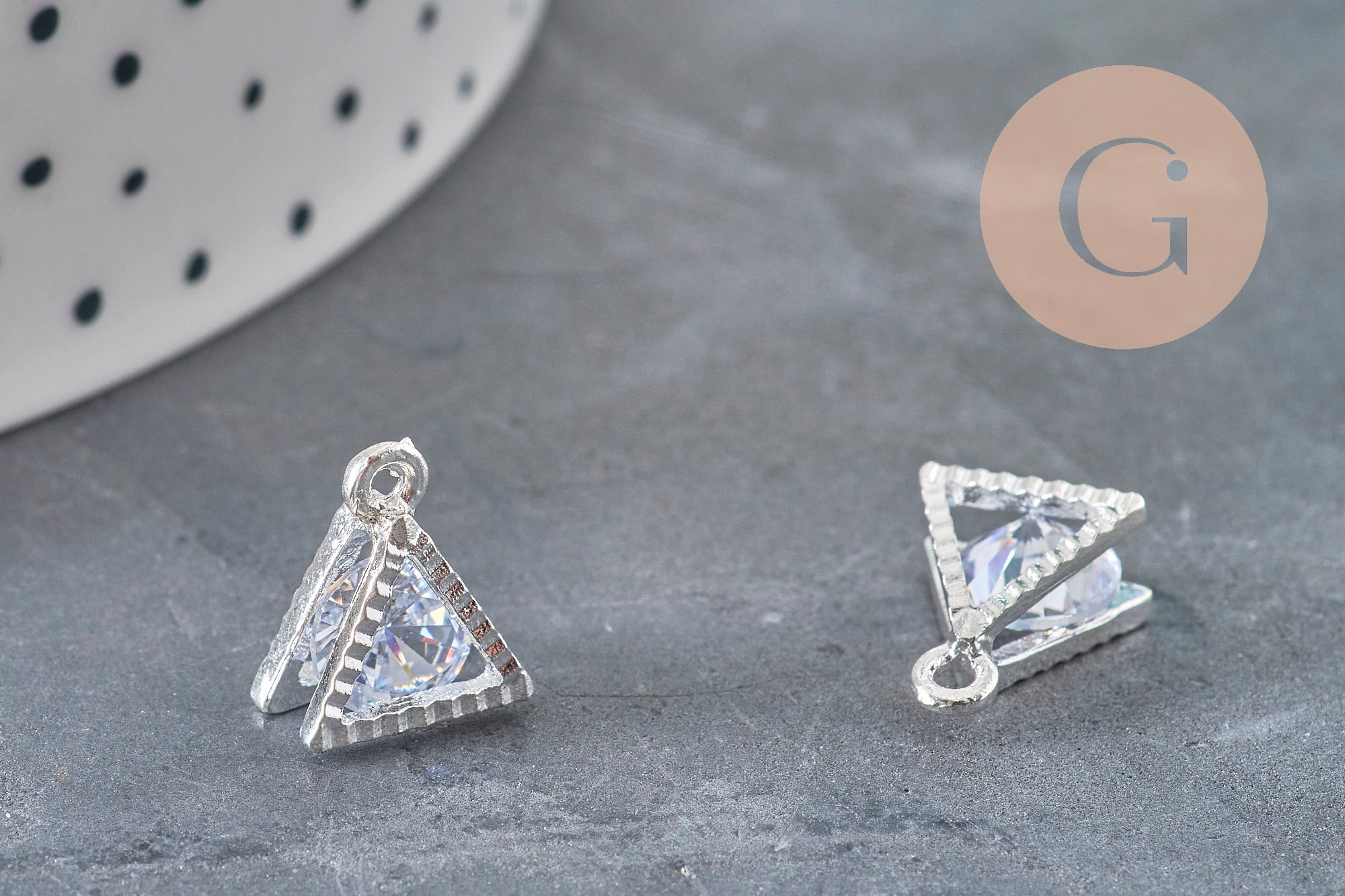 Silver zamac zircon crystal triangle pendant 11mm, x4 (G0290)