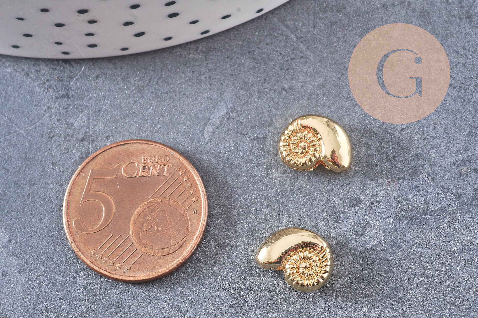 Perle coquillage zamac doré 14K 11mm, x5 (G5797)
