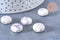 Perle porcelaine blanc violet 15mm, perle striées,perle céramique,céramique violette, x5 (G5718)