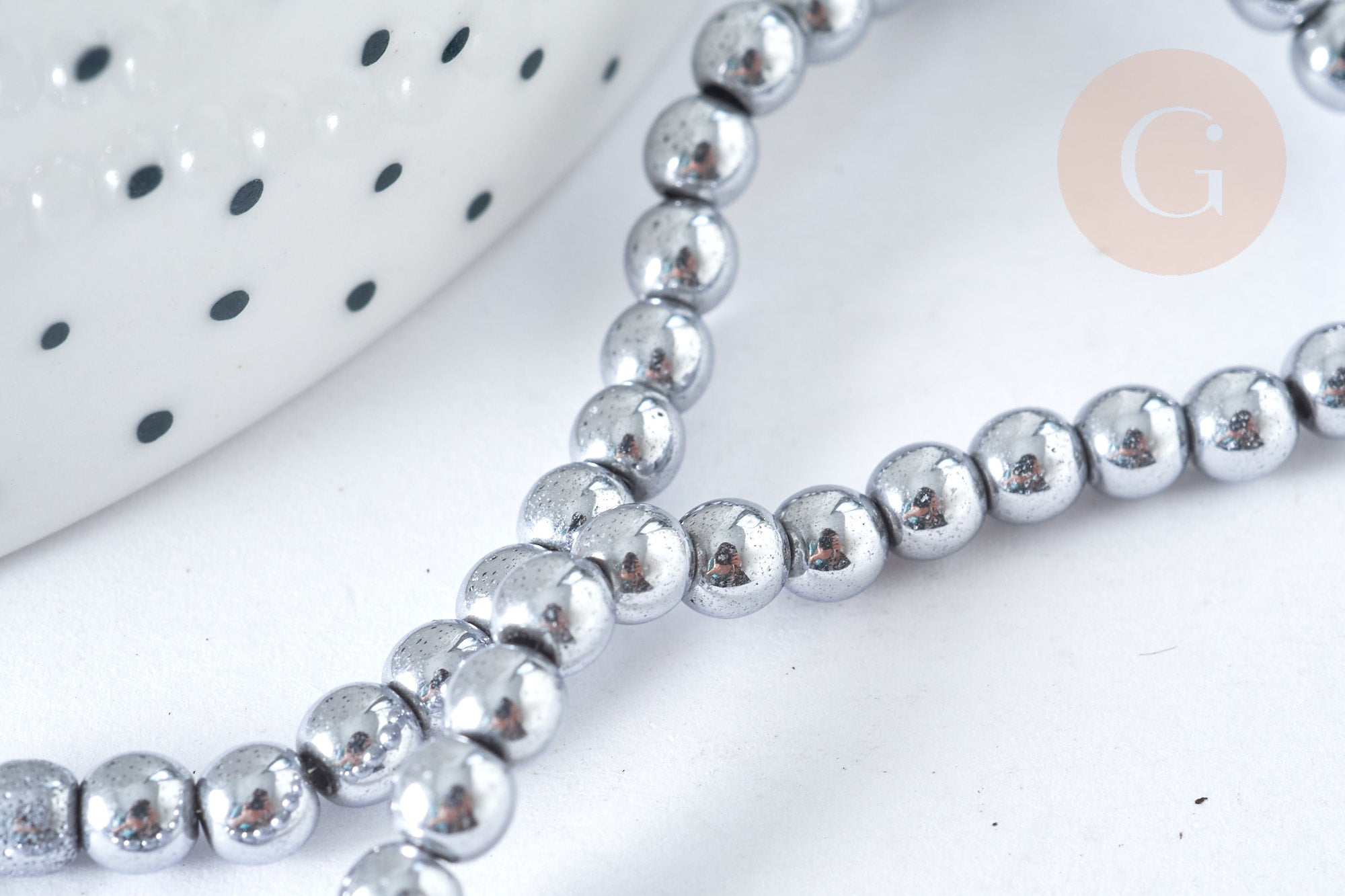 Perle ronde hématite de synthèse gris clair 4mm,DIY, x1 le fil de 39cm (G7402)