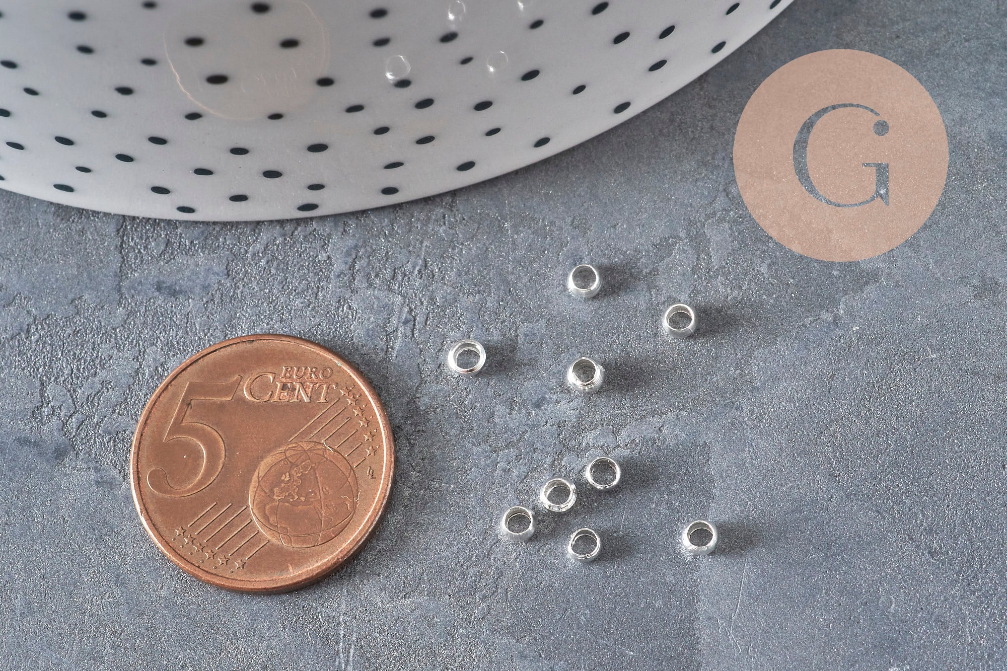Cuentas aplastables de latón plateado 3x2mm, x2 Gramos (G11269)