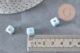 Cuentas cubo de cerámica azul claro 8mm, x5 (G11240)