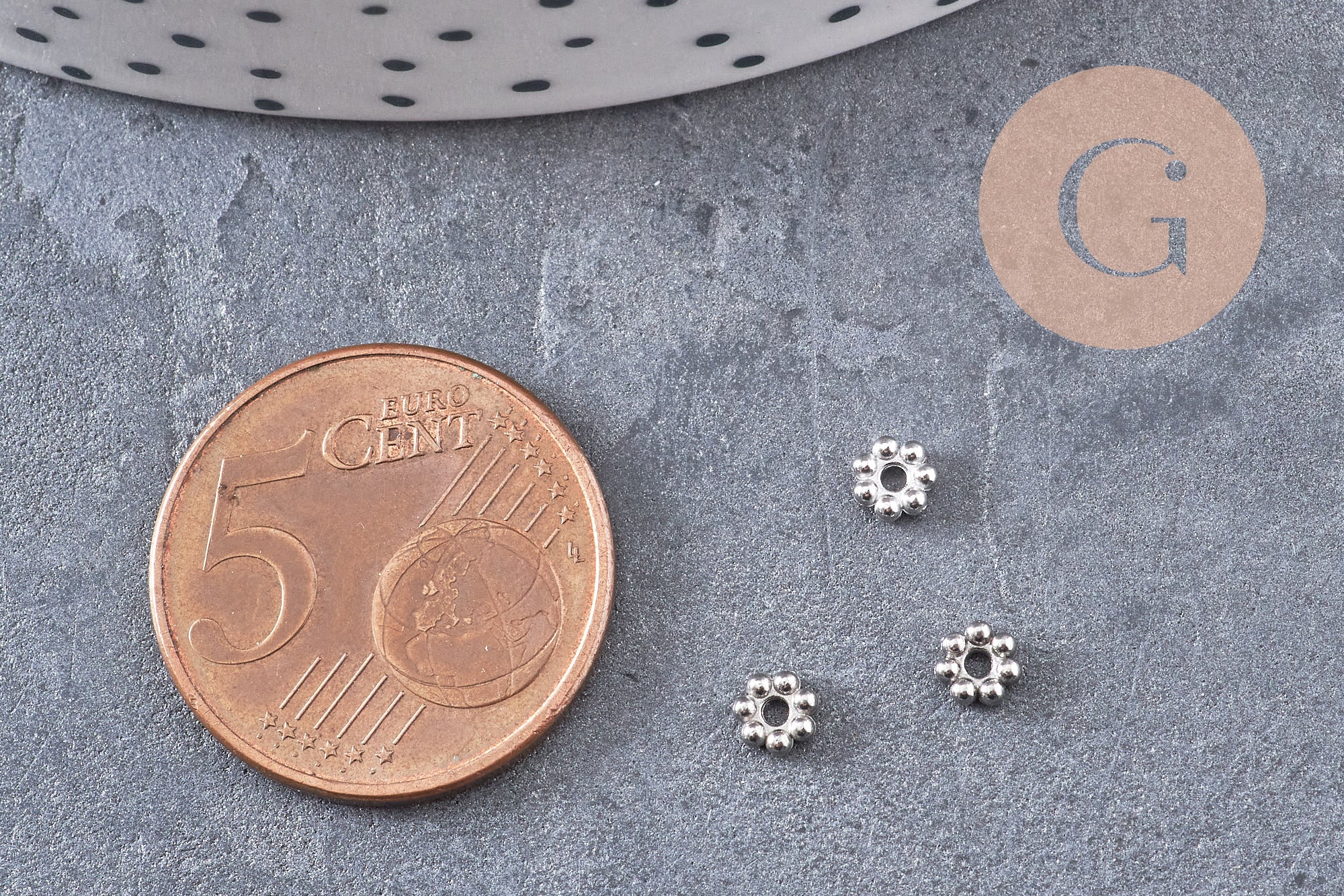 Perles intercalaires Rondelles fleurs acier 304 inoxydable platine 4mm, x10 (G10904)