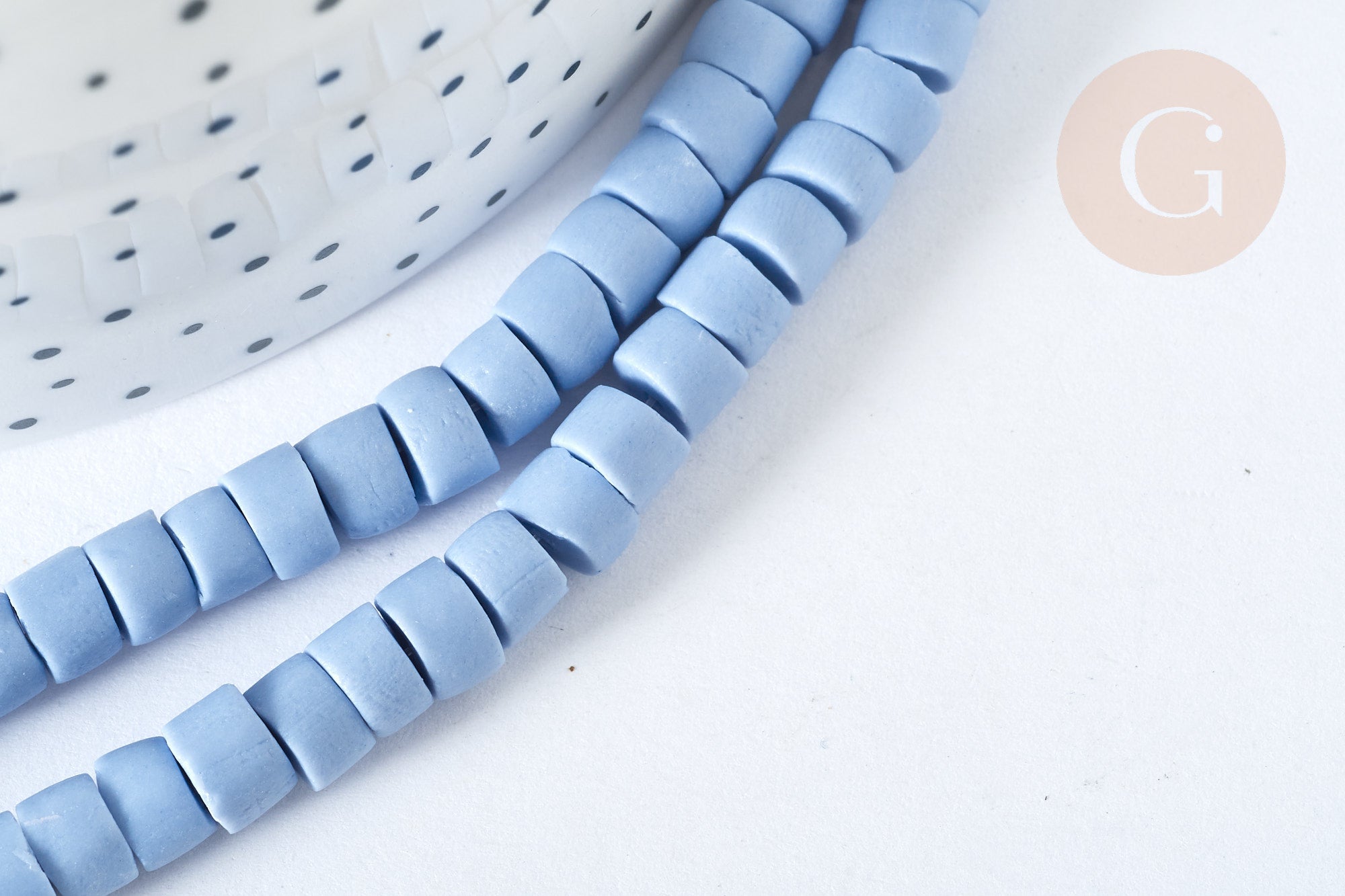 Perles porcelaine plate heishi bleu 6x3~4 mm,fabrication bijoux céramique, fil de 45cm, x1 (G7207)