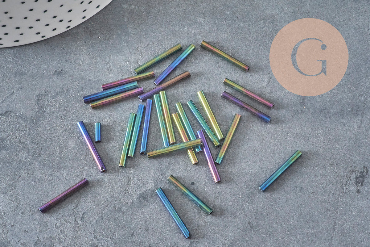 Perles rocaille Tube Verre Noir irisé, Fournitures créative, verre noir métallisé, long tube,20mm x 2mm, x 5gr G0690