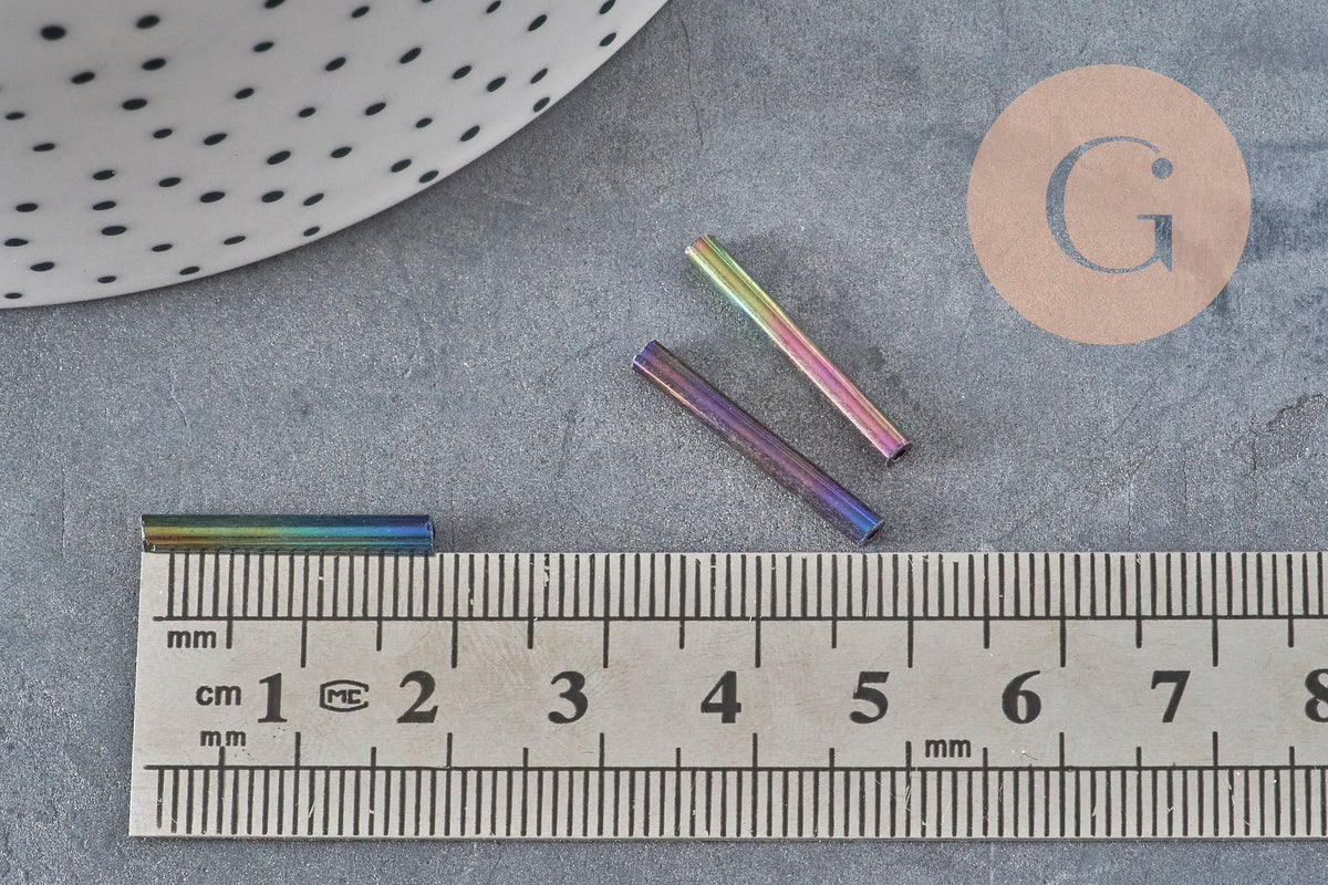 Perles rocaille Tube Verre Noir irisé, Fournitures créative, verre noir métallisé, long tube,20mm x 2mm, x 5gr G0690