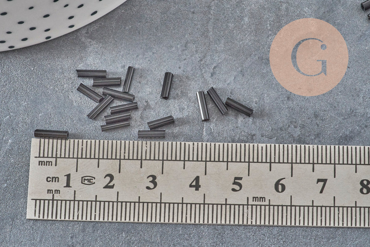 Perles rocaille Tube noires 6x2mm, Fournitures créative, perles rocaille, perle verre noir, x 10gr G2461