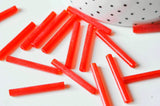 Perles rocaille Tube, perles rocaille rouge,verre rouge, long tube,perle tube rouge, 28mm, x 10gr G4390