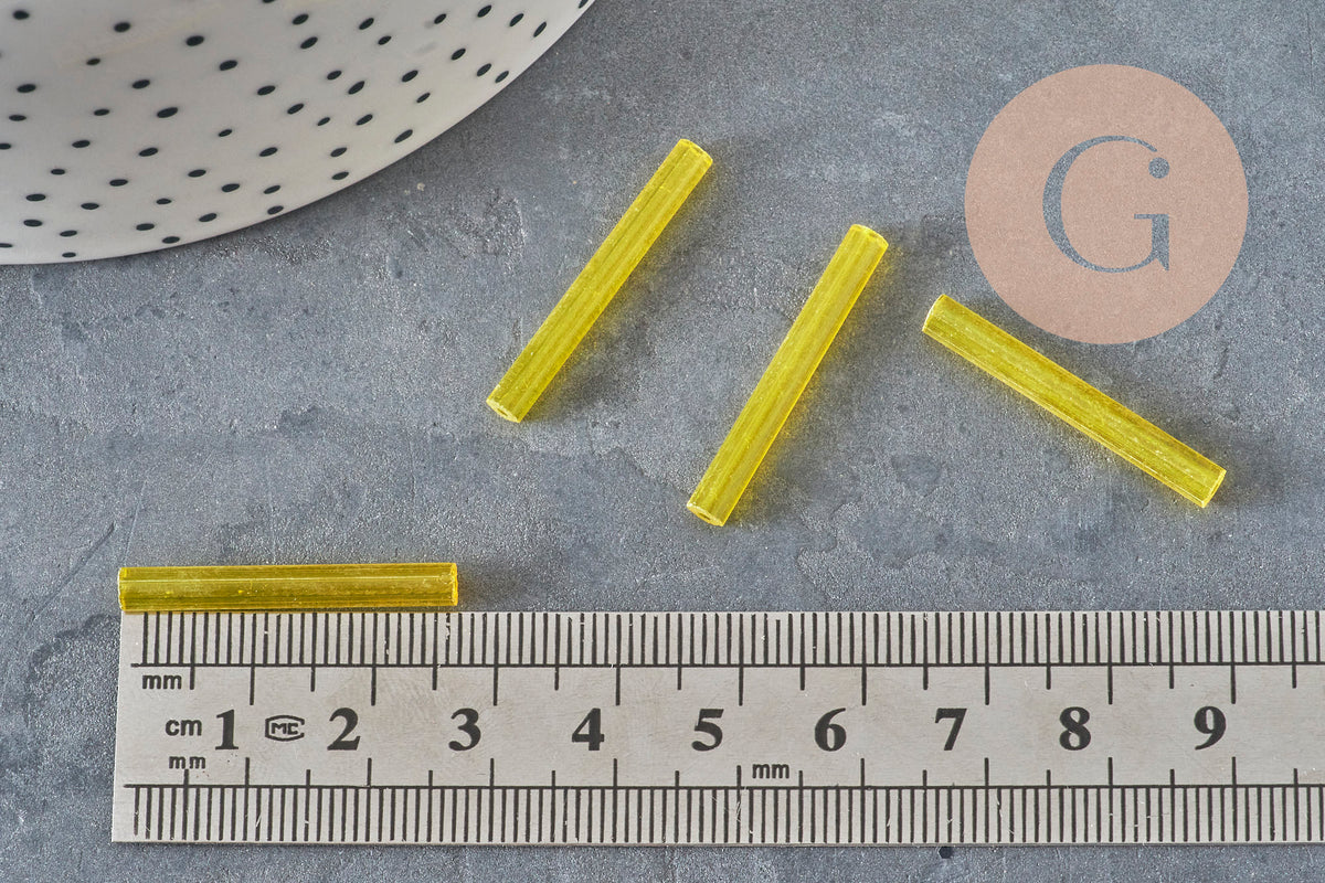 Perles rocaille Tube rocaille jaune translucide jaune, 28mm, x 10gr G4391