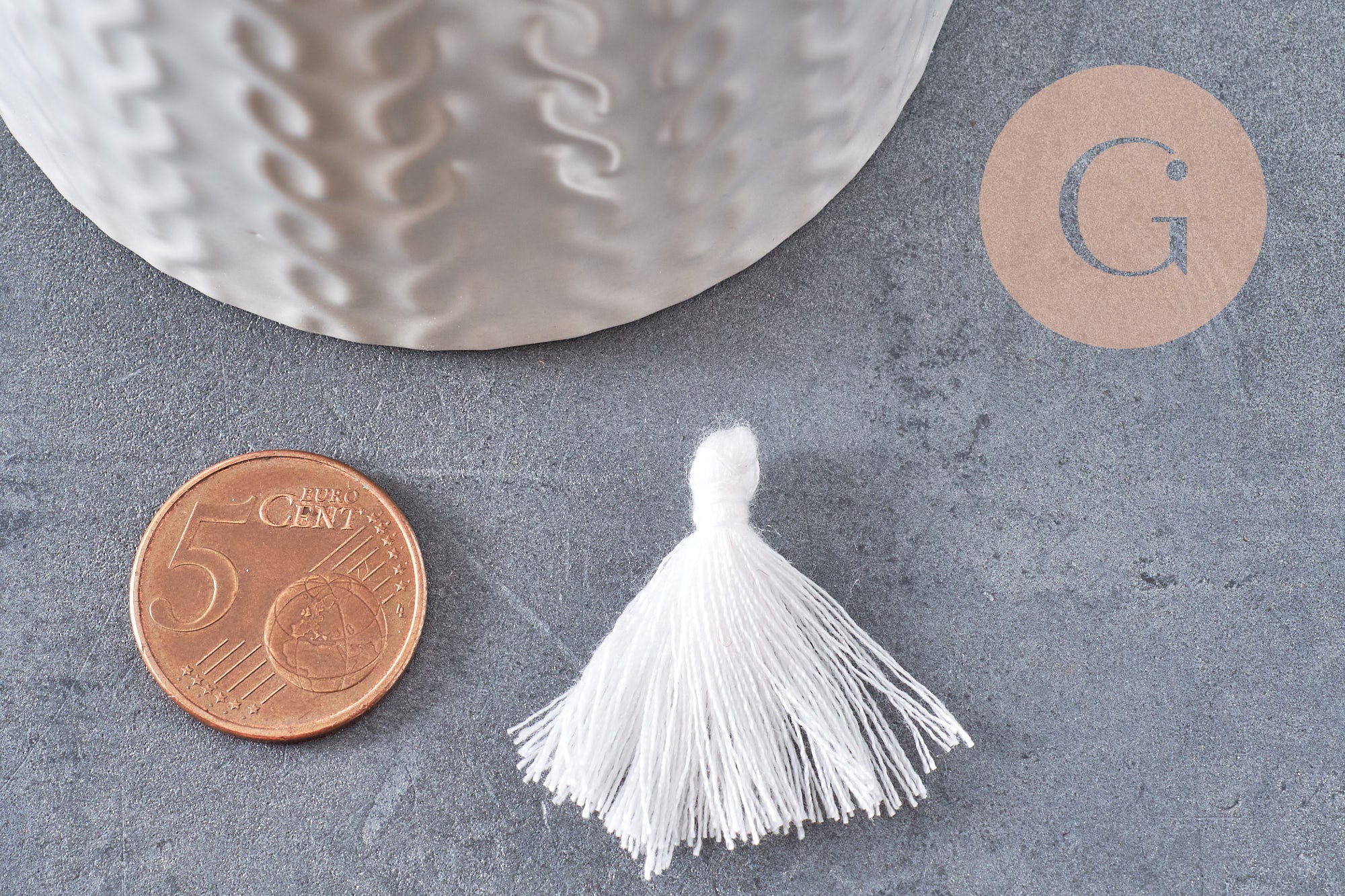 Pompon blanc coton 25-31mm, x5 (G1790)
