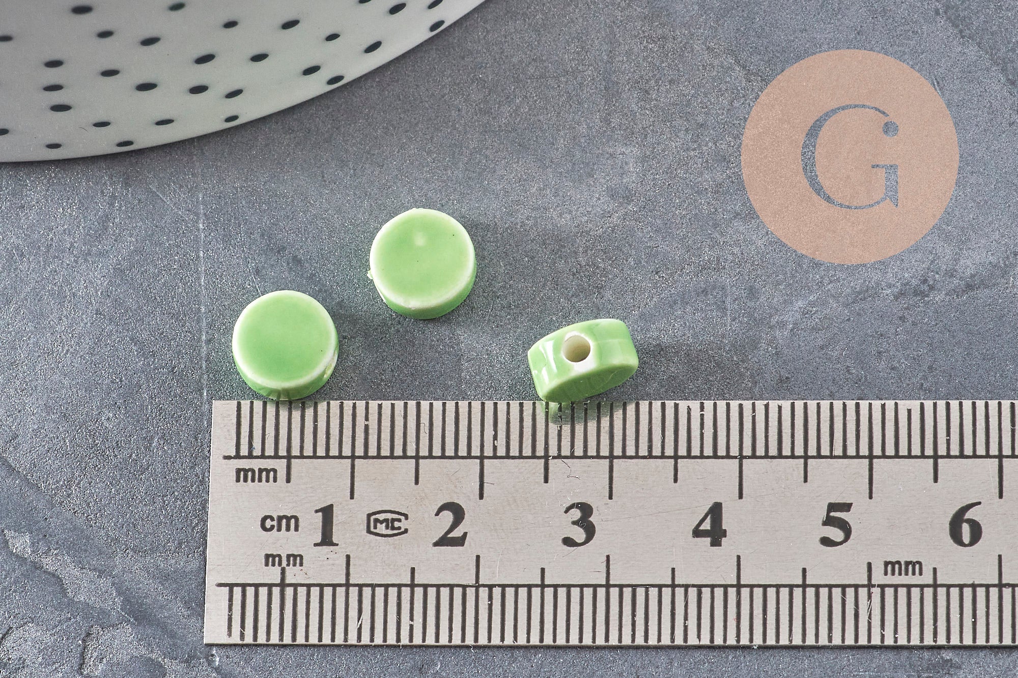 Perles porcelaine vert clair, perle céramique disque, verte,8mm, x10 (G4731)