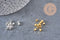 Cuentas espaciadoras facetadas, latón plateado o dorado, 3x3 mm, x50 (G9906)