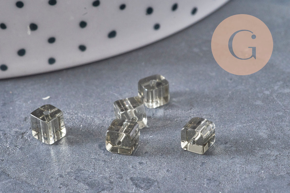4mm grey square glass beads, x50 (G2195)