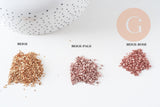 Sable chips verre rose beige métallisé 2-7mm non percé, x10gr (G1461)