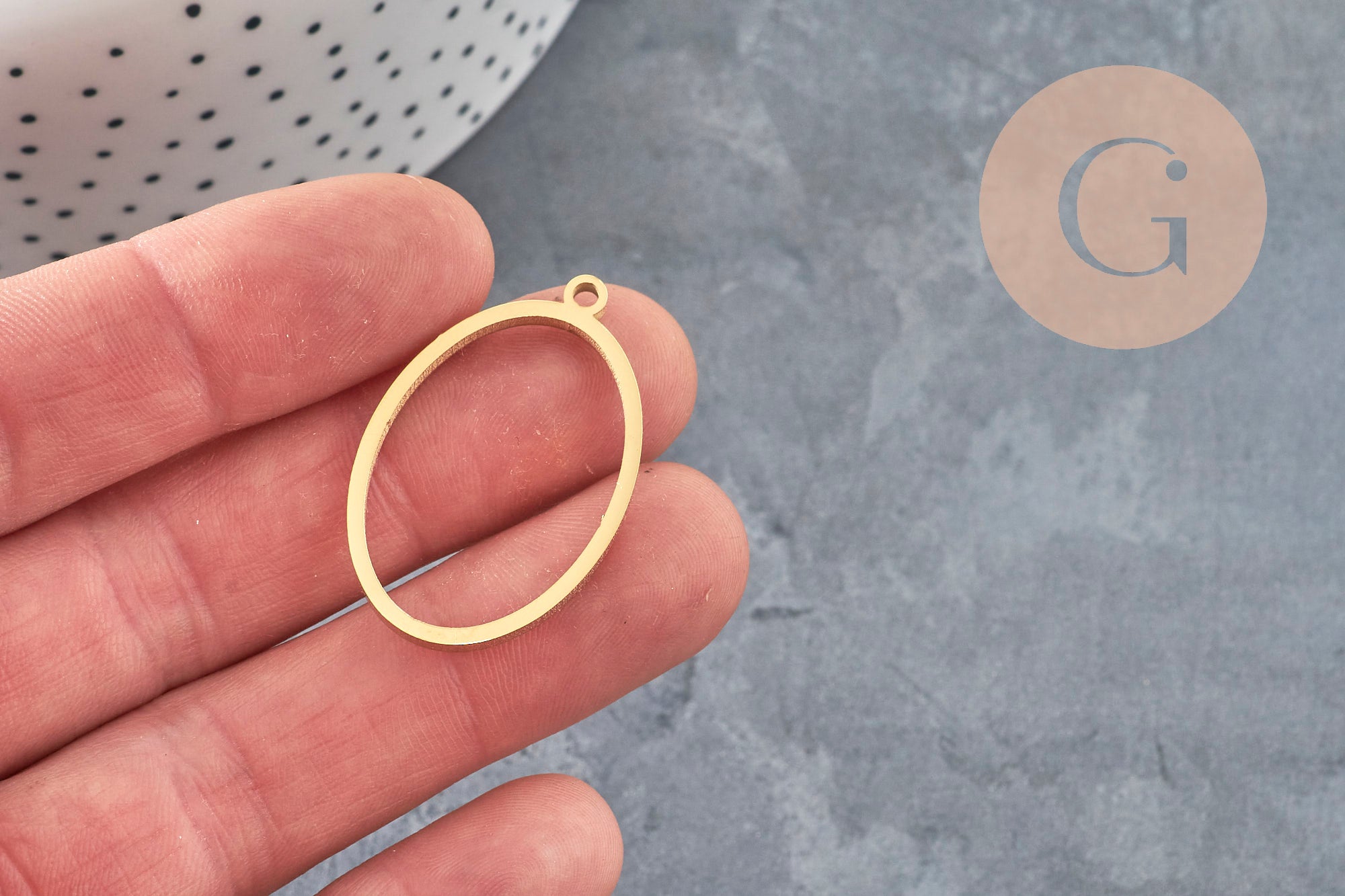 Oval pendant, 304 stainless steel, gold IP plated, without base, 35mm, x1 VALID