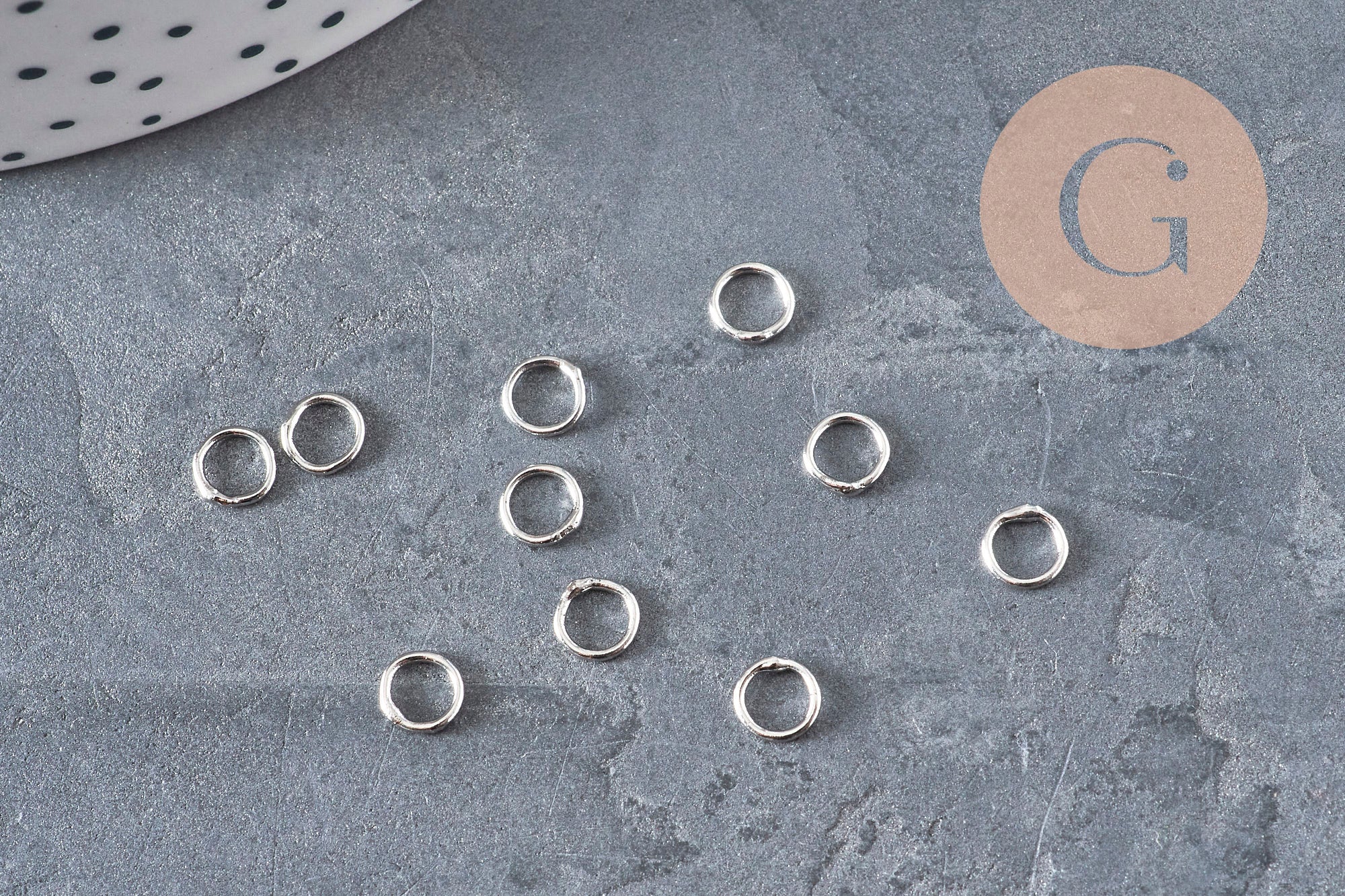Closed round jump rings, platinum brass, 5mm-0.7mm, x10 (G11213)