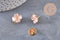 Broche trèfle à 4 feuilles zamac doré verre rose 13.5mm, x1 (G10991)