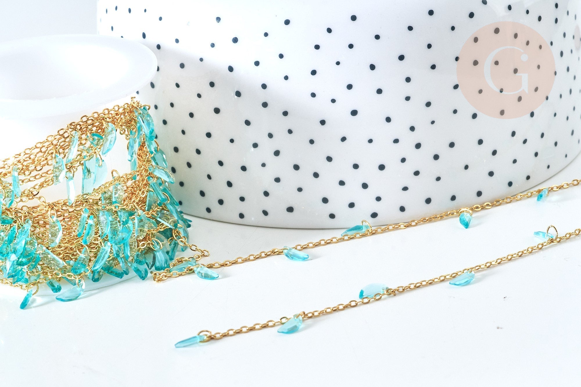 Chaine perle plexiglas facettée turquoise laiton doré 7x3mm, création de bijoux coloré DIY, x1 mètre (G7820)