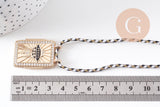 Collier médaille émaillée soucoupe volante émail noir zircons cordon tressé zamac doré 45cm x1 (G10364-6)