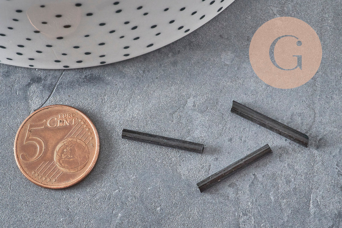 Cuentas de semillas tubulares negras grandes de 20 x 2,5 mm y 10 g (G3155)