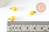 Pendentif citron laiton doré 18K résine jaune 13mm, x1 (G8053)