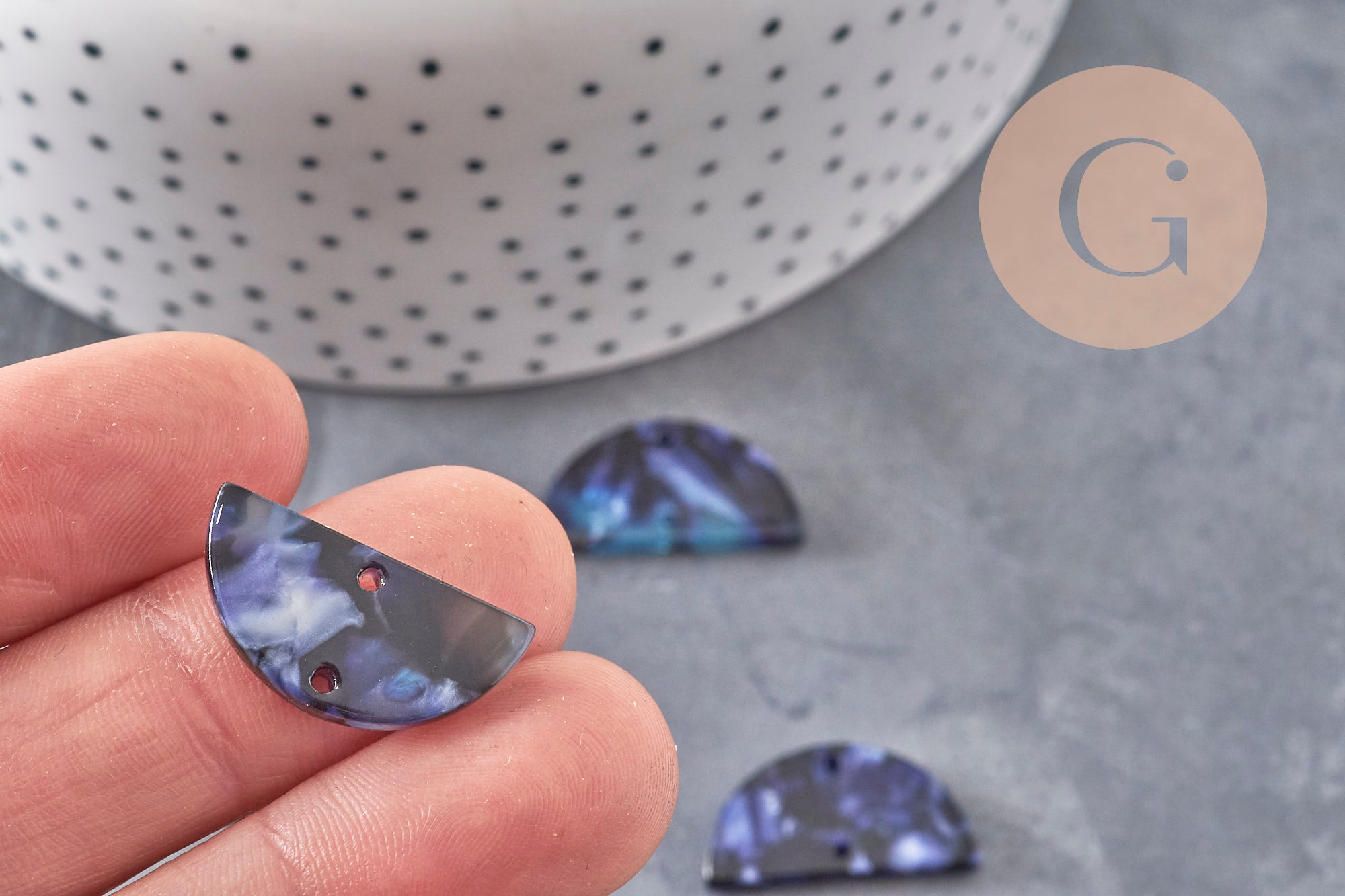 Pendentif connecteur acetate demi-cercle bleu nuit 23mm, x2 ou x10 (G0458)