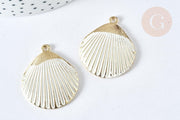 Gold-plated zamac seashell pendant with white patina, 35.5mm, x1 G7439