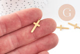 Pendentif croix acier doré inoxydable 19mm, un bijou en acier hypoallergénique sans libération de nickel, x5 (G6060)