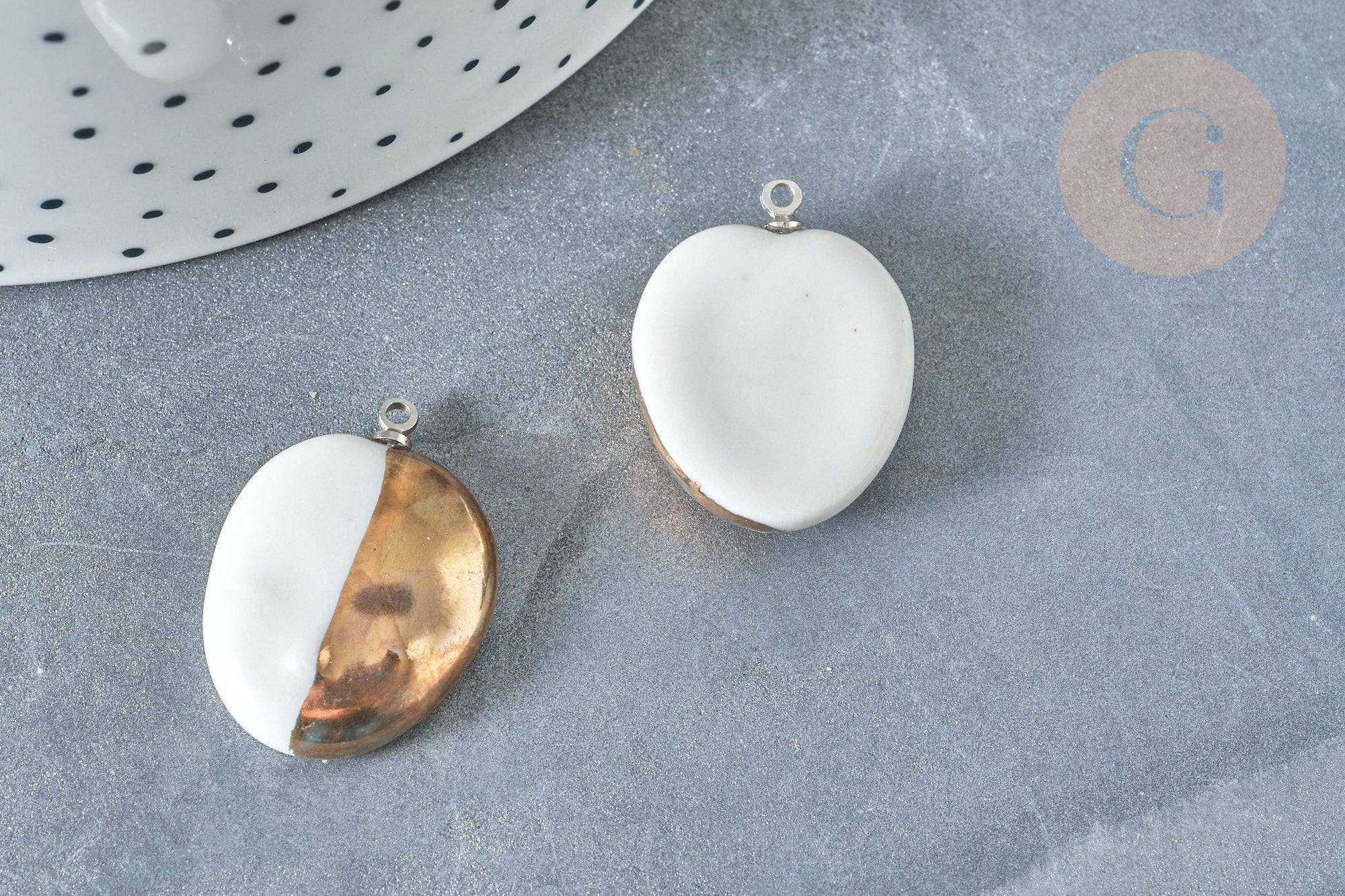 Pendentif ovale porcelaine blanc doré laiton plastine mm, pendentif pour fabrication bijoux, x1 (G8039)