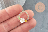 Pendentif rond fleurs zamac doré, un pendentif doré féminin et fleuri 22-23mm, x5 (G3265)