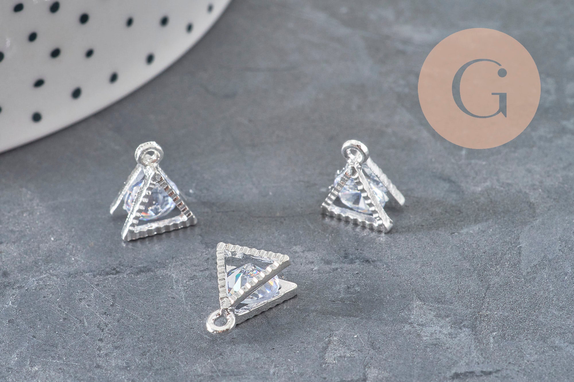 Silver zamac zircon crystal triangle pendant 11mm, x4 (G0290)