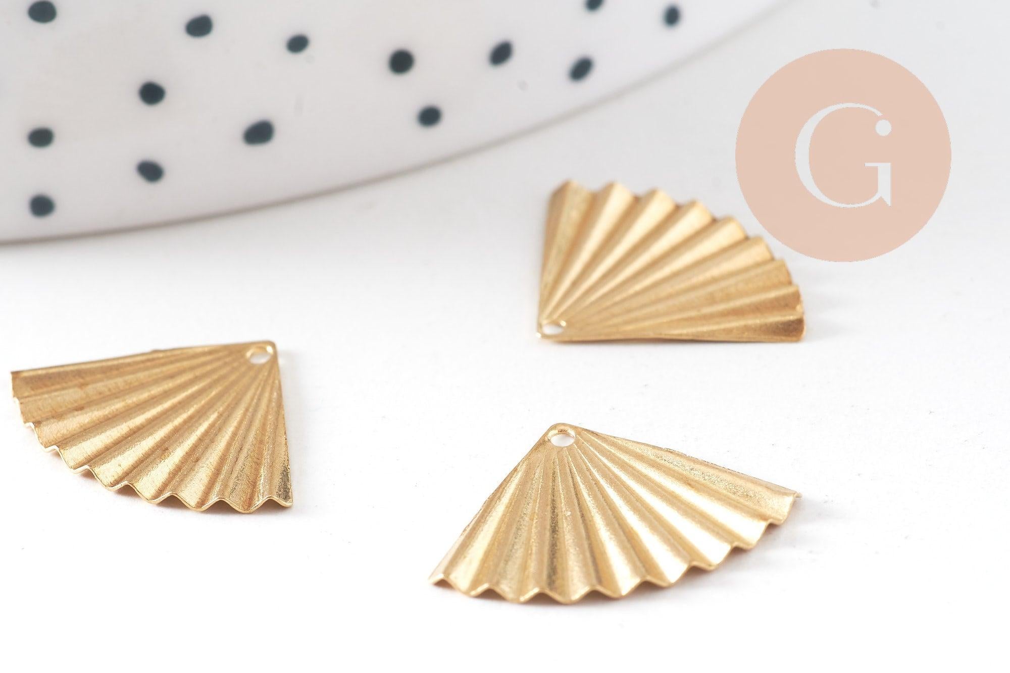 Pendentif triangle éventail plié laiton brut 19mm, x5 (G0115)