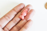 Perle main résine rose imitation corail 26.5mm, x2 (G3854)