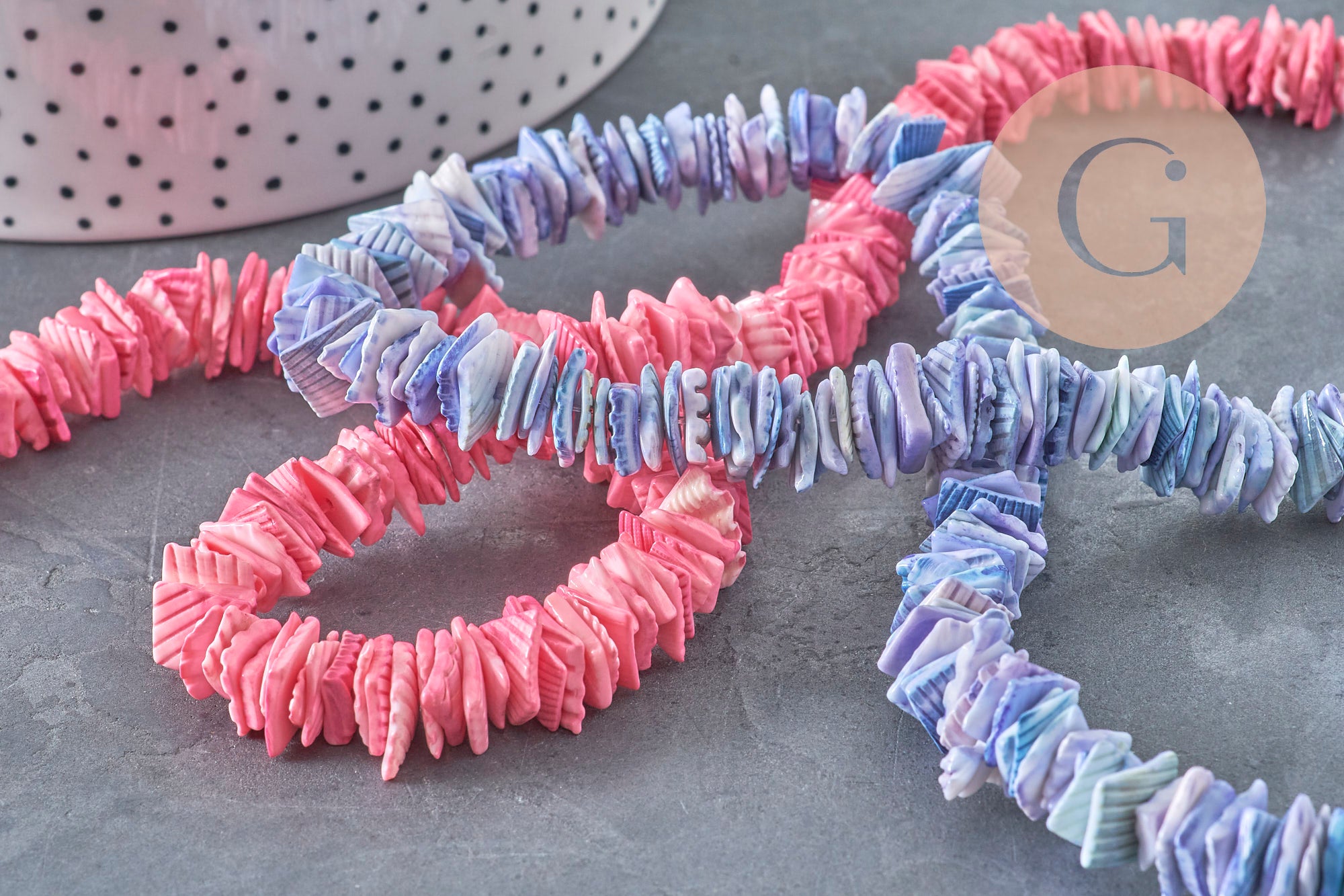 Perles chips coquillage naturel coloré 10-20mm, rose et bleu, pour bijoux DIY.