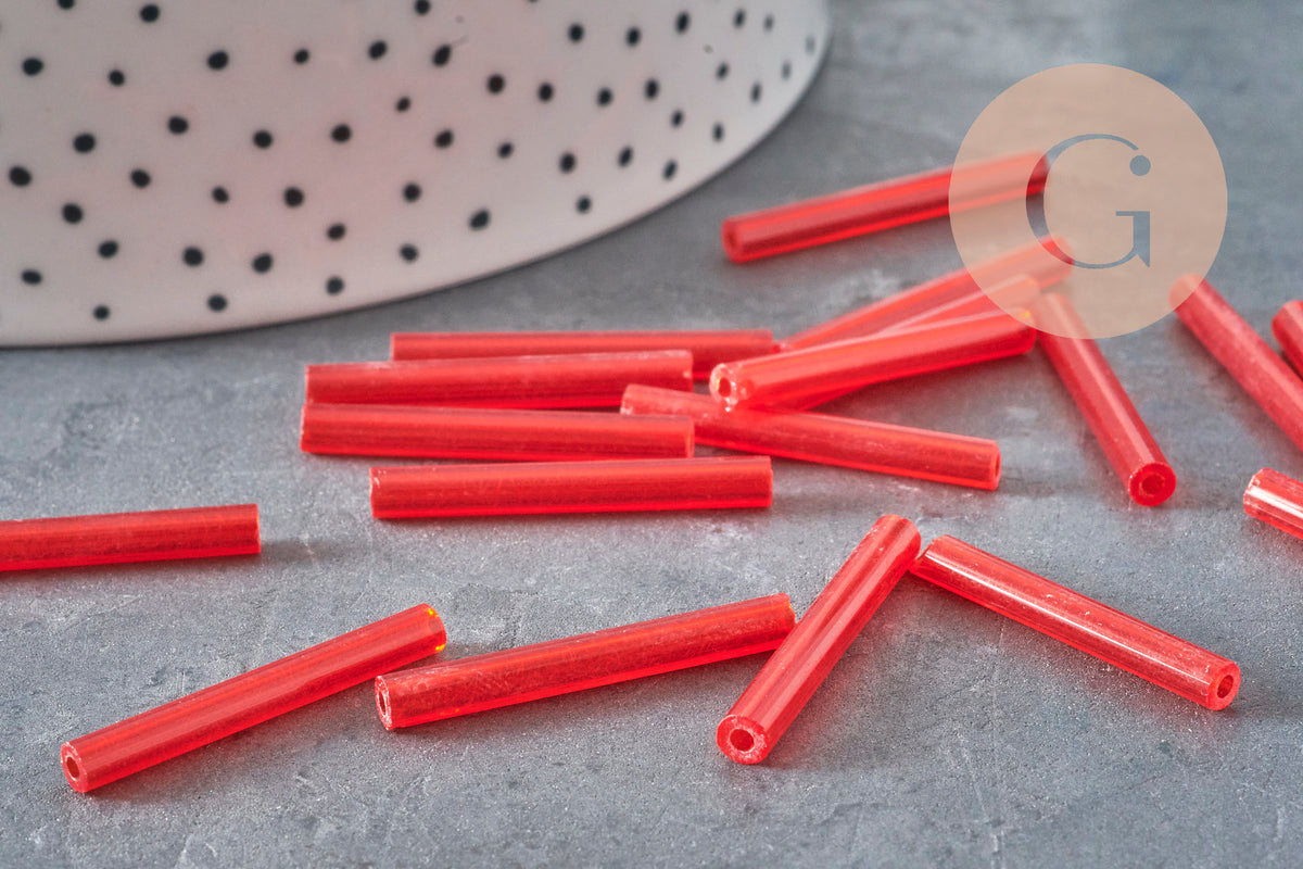 Perles rocaille Tube, perles rocaille rouge,verre rouge, long tube,perle tube rouge, 28mm, x 10gr G4390