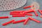 Perles rocaille Tube, perles rocaille rouge,verre rouge, long tube,perle tube rouge, 28mm, x 10gr G4390