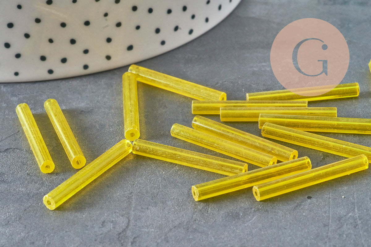 Perles rocaille Tube rocaille jaune translucide jaune, 28mm, x 10gr G4391
