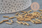 Perles rocaille Tube, verre doré métallisé, long tube,perle tube verre, perle or,12mm x 2mm, x 10gr G3416