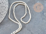 Perles rondes nacre blanche naturelle 2.5mm, x1 fil de 42cm (G9031)