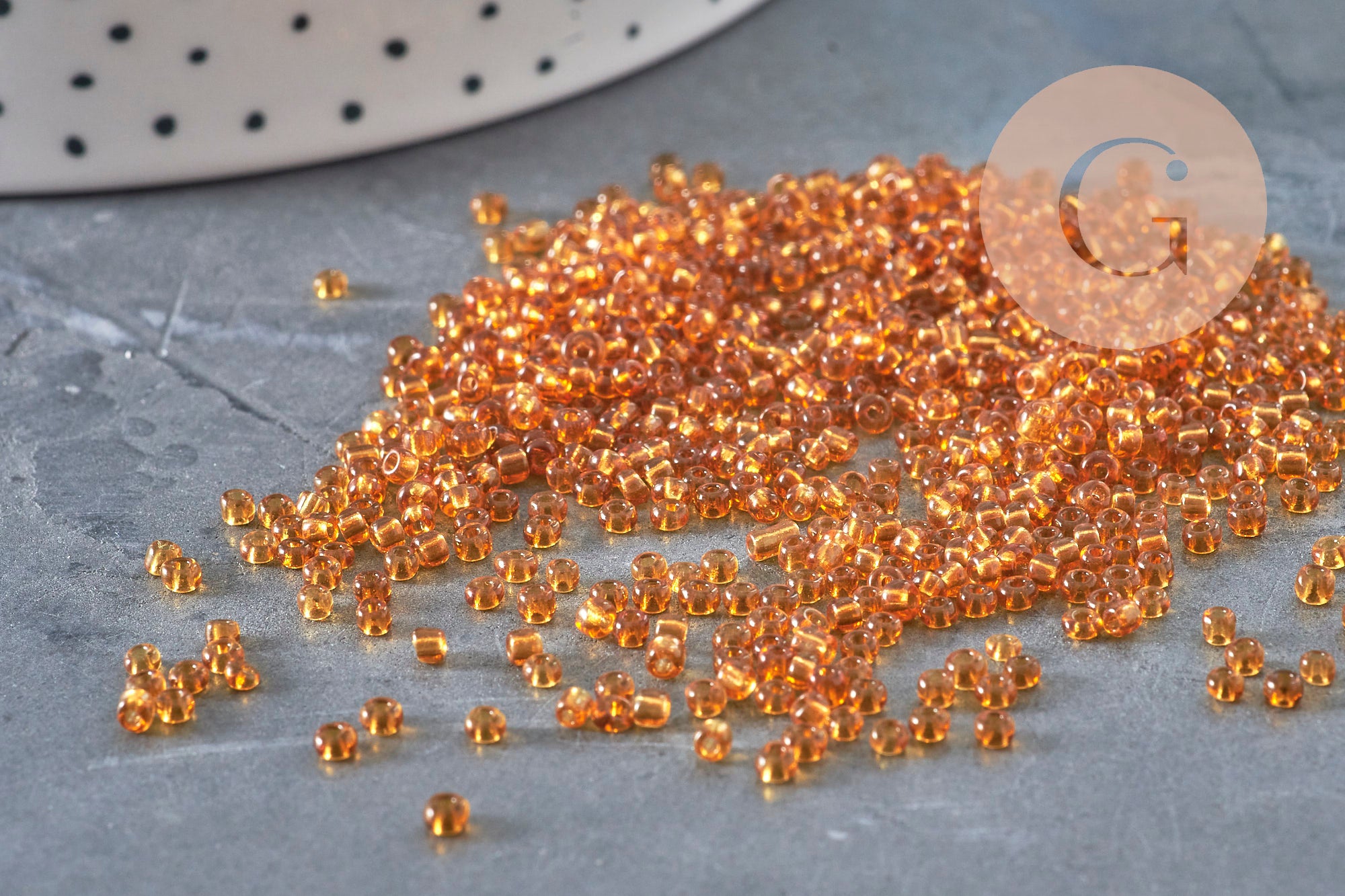 Small transparent gold seed beads 2mm, x 10gr (G11267)