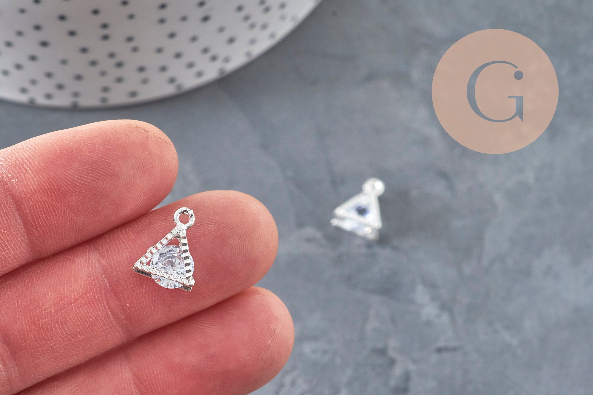 Silver zamac zircon crystal triangle pendant 11mm, x4 (G0290)